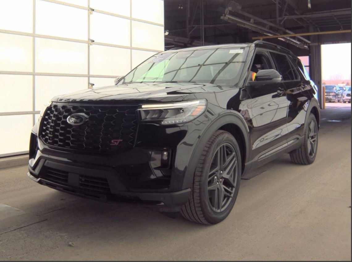 Certified 2025 Ford Explorer ST image 2