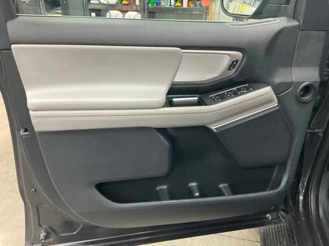 Certified 2025 Ford Expedition Max Active AWD/4WD image 5