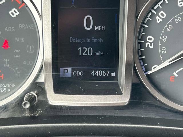 Used 2023 Toyota Tacoma SR5 RWD image 37