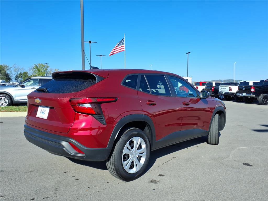 Used 2025 Chevrolet Trax LS image 5