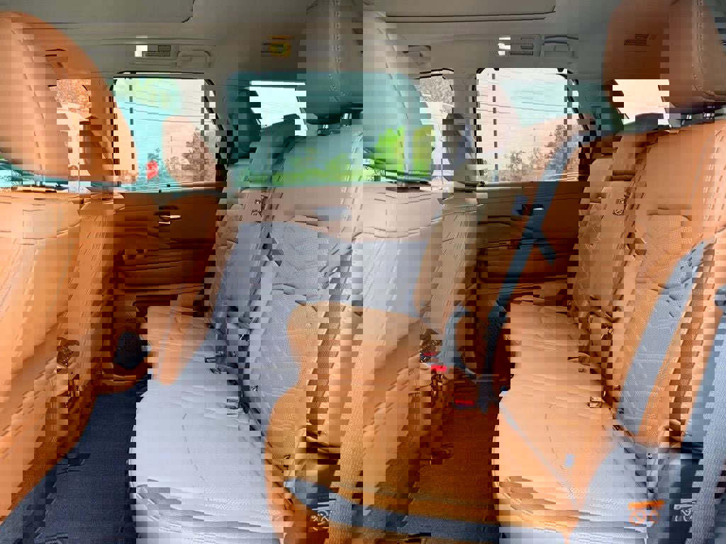 Used 2024 Nissan Pathfinder Platinum w/ Cargo Package image 15