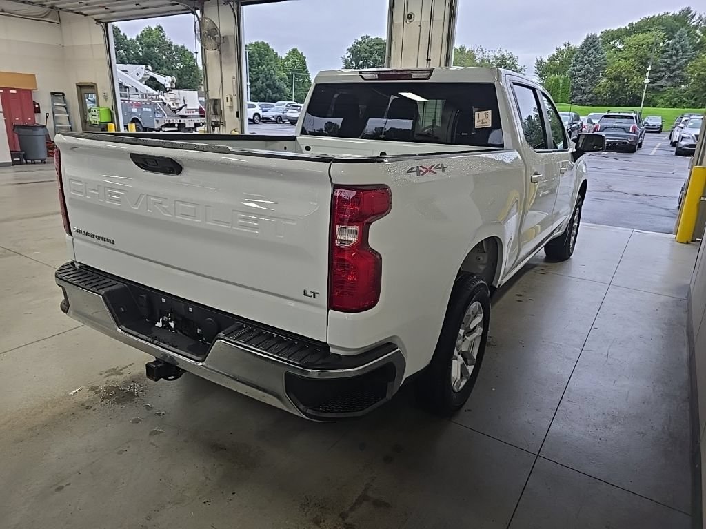 Used 2023 Chevrolet Silverado 1500 LT AWD/4WD image 4