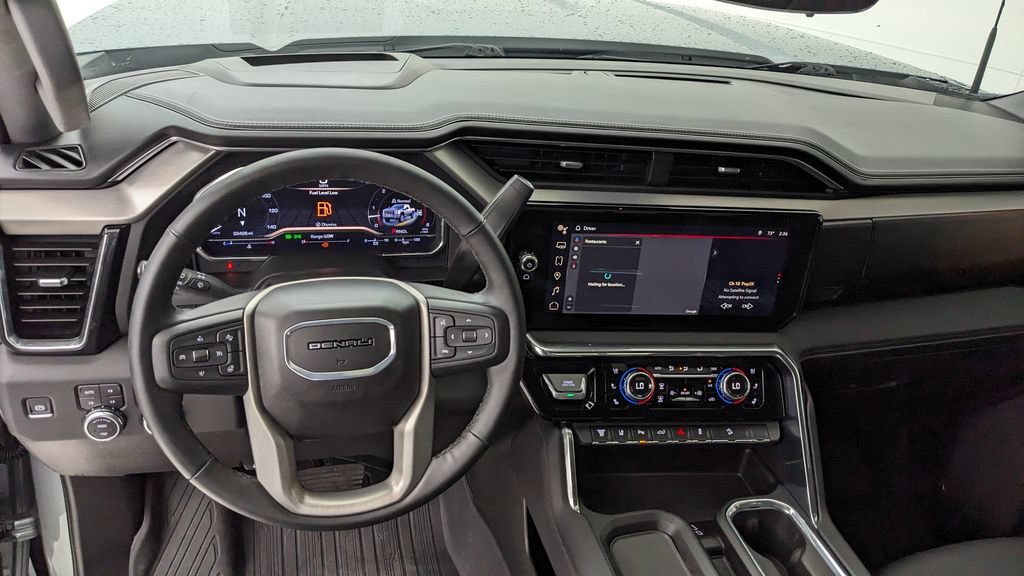 Used 2024 GMC Sierra 2500 Denali w/ Technology Package AWD/4WD image 4
