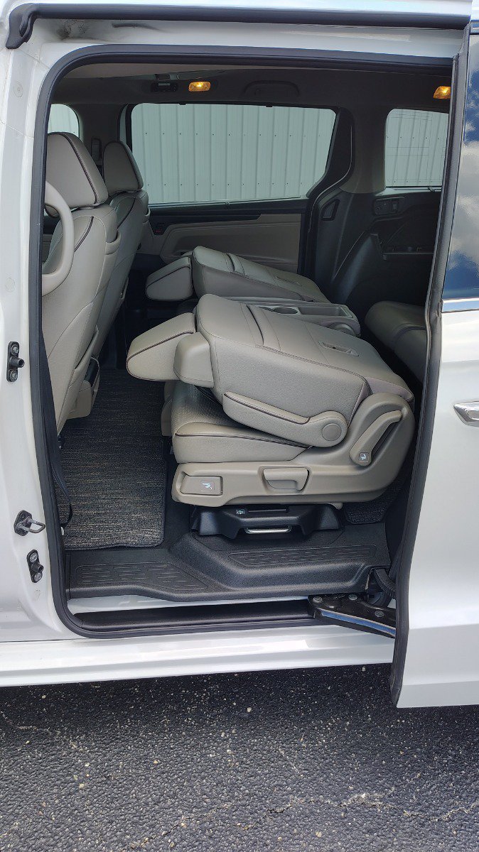 Used 2023 Honda Odyssey Elite image 19