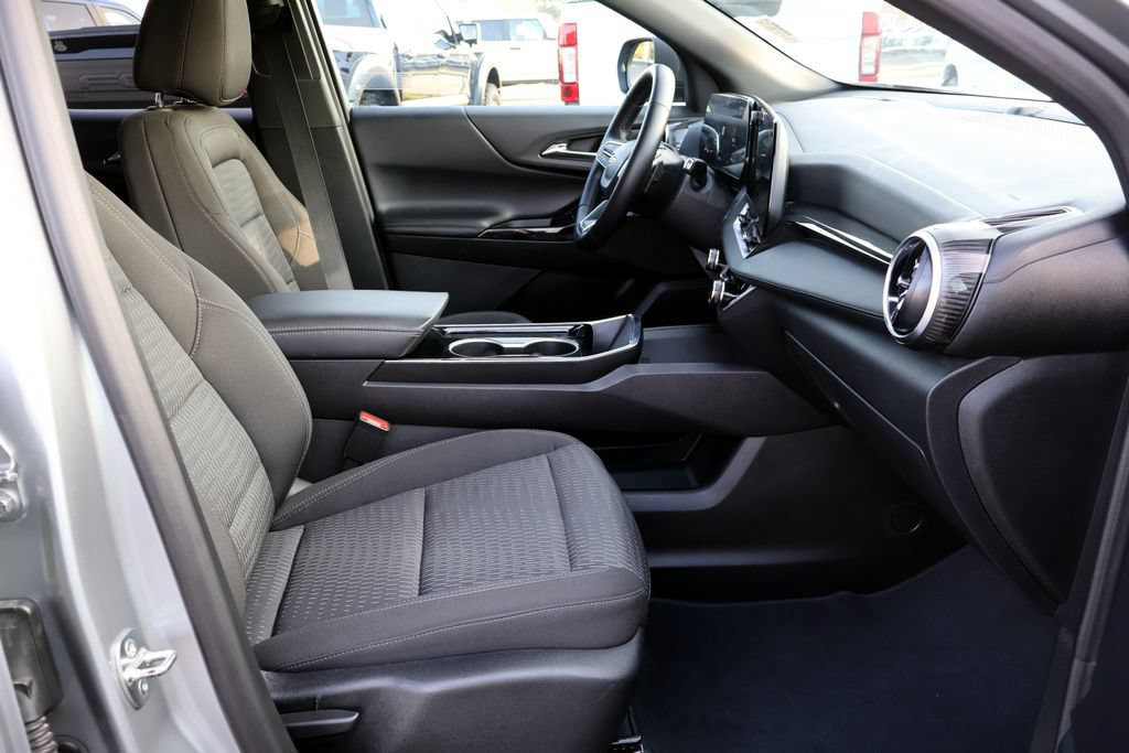Used 2025 Chevrolet Equinox LT AWD/4WD image 21