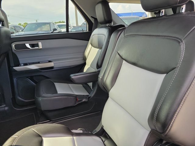 Certified 2022 Ford Explorer XLT w/ Equipment Group 202A RWD image 16