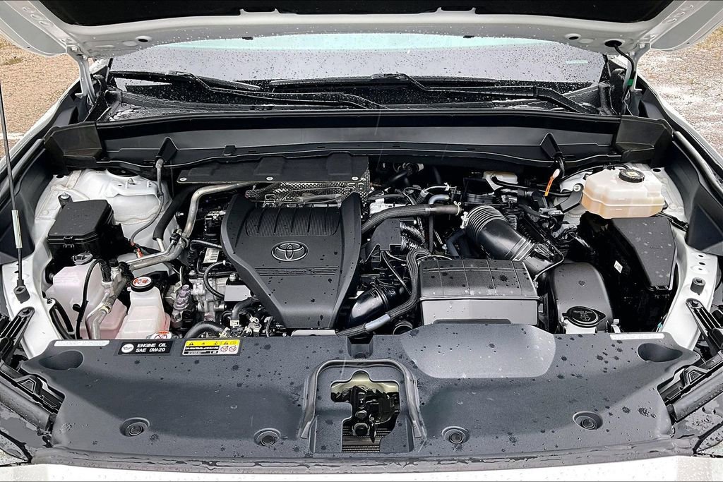 Used 2024 Toyota Grand Highlander AWD Hybrid image 10