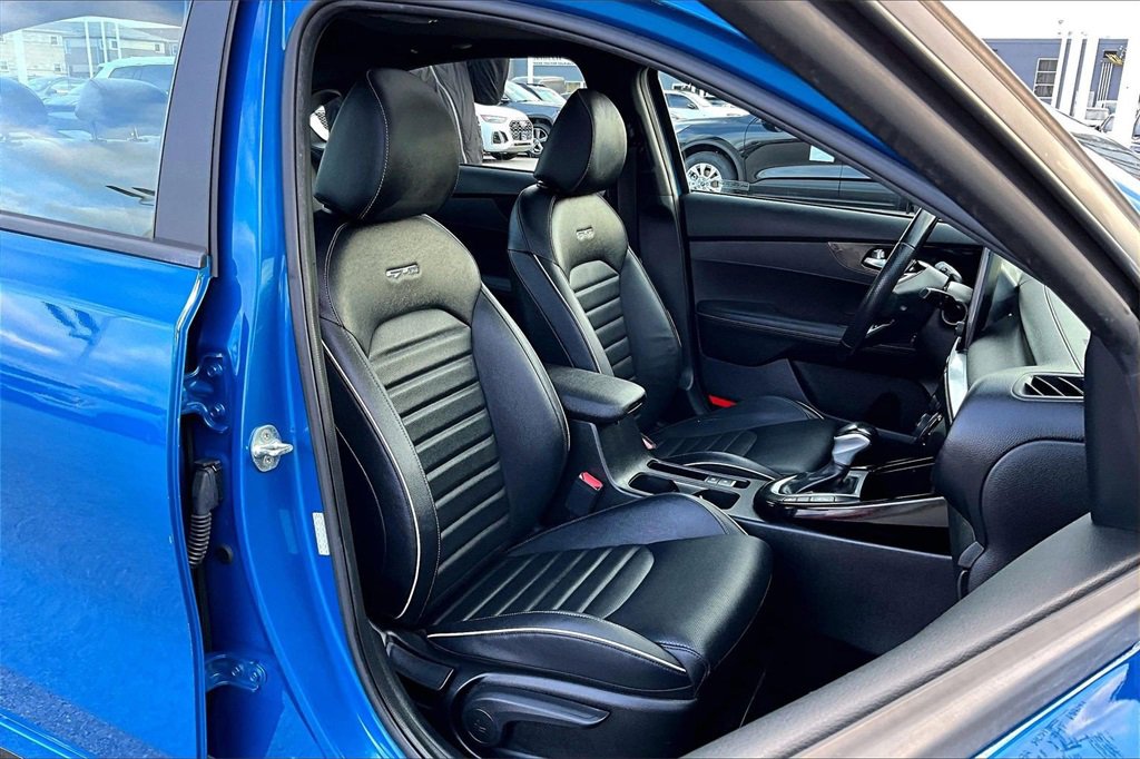 Used 2022 Kia Forte GT-Line w/ GT-Line Premium Package image 7