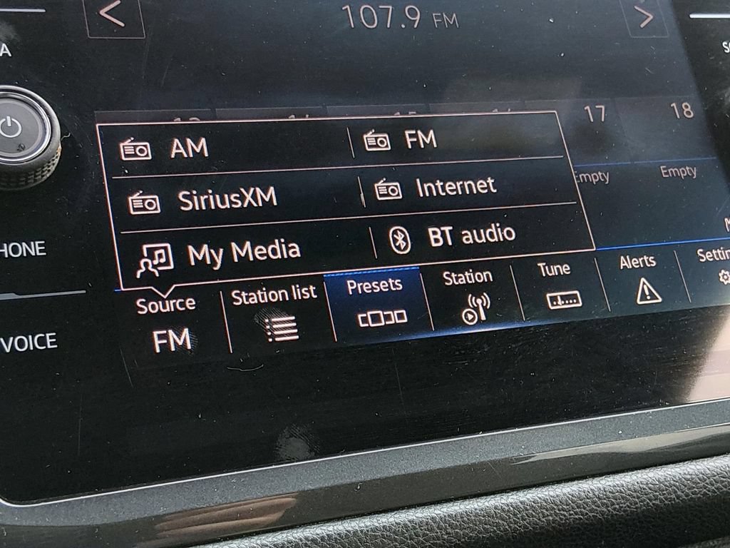 Used 2023 Volkswagen Tiguan SE R-Line FWD image 21