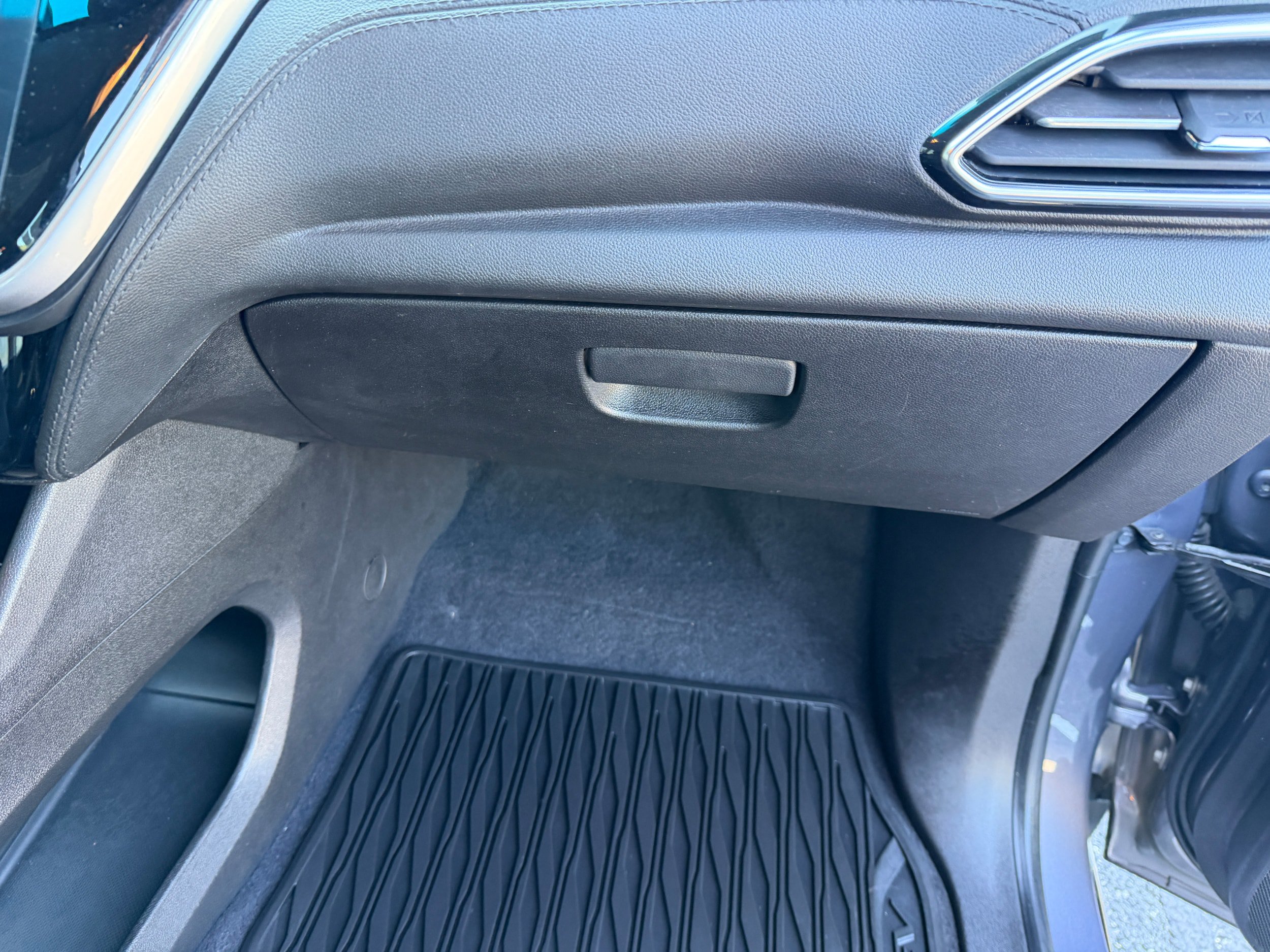 Used 2023 Chevrolet Bolt LT w/ Infotainment Package FWD image 22