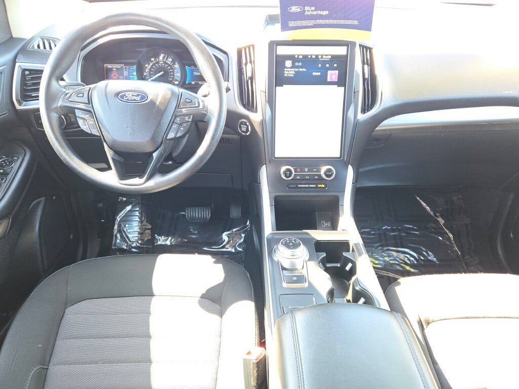 Certified 2024 Ford Edge SE w/ Black Appearance Package AWD/4WD image 20