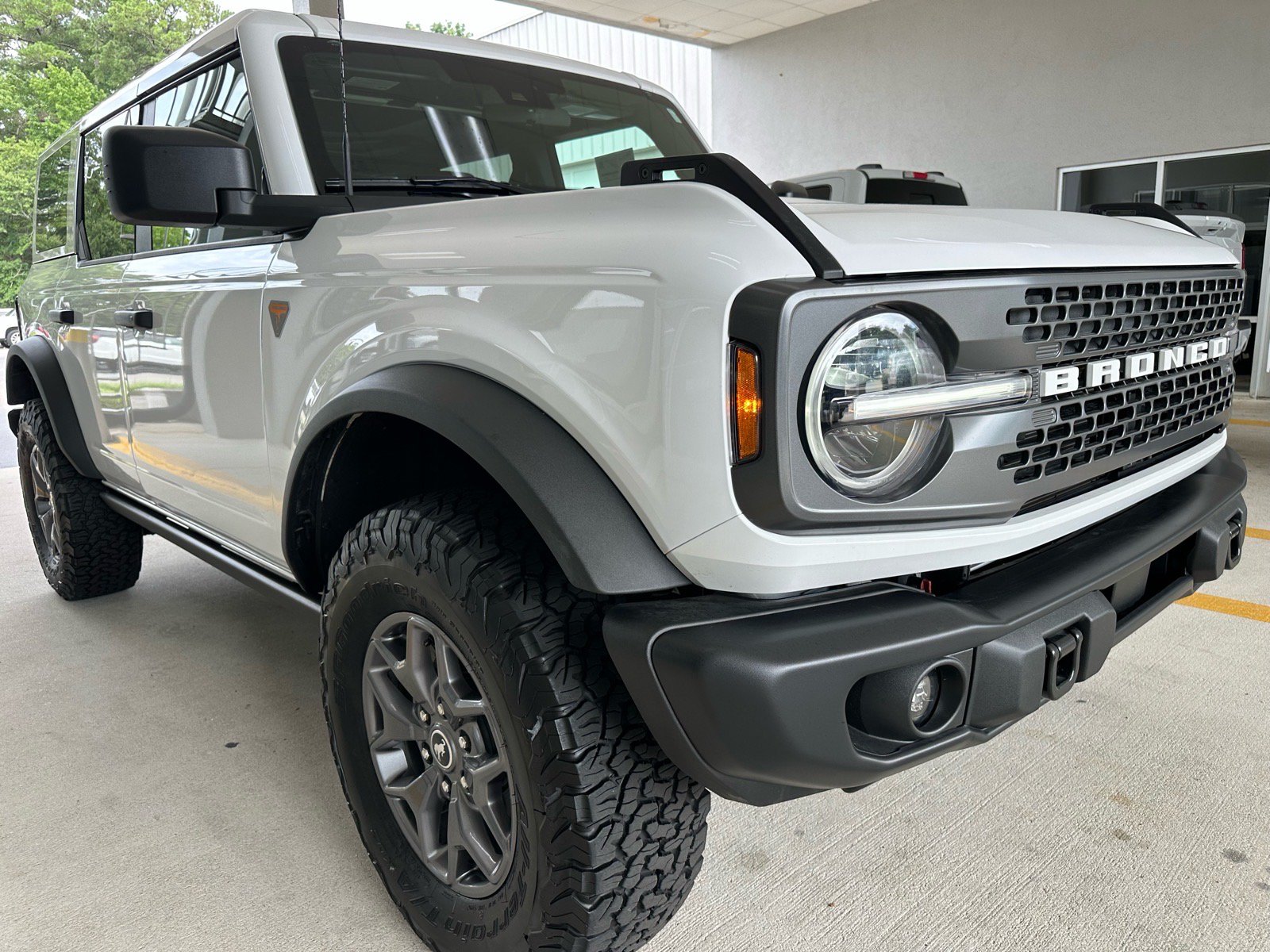 Certified 2025 Ford Bronco Badlands AWD/4WD image 8