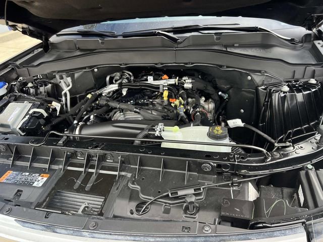 Certified 2025 Ford Explorer Active w/ Active Comfort Package AWD/4WD image 11