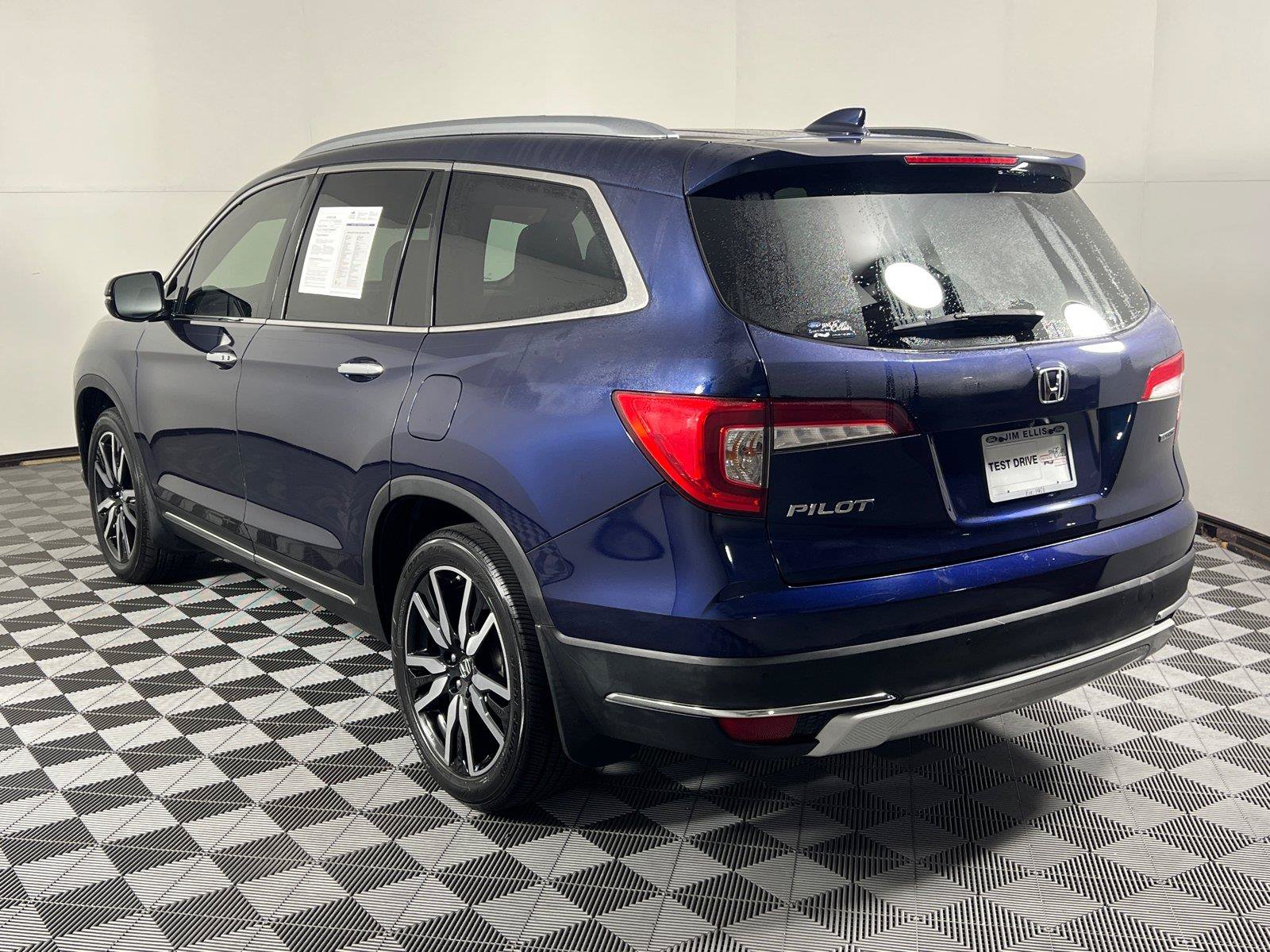 Used 2020 Honda Pilot Touring image 4