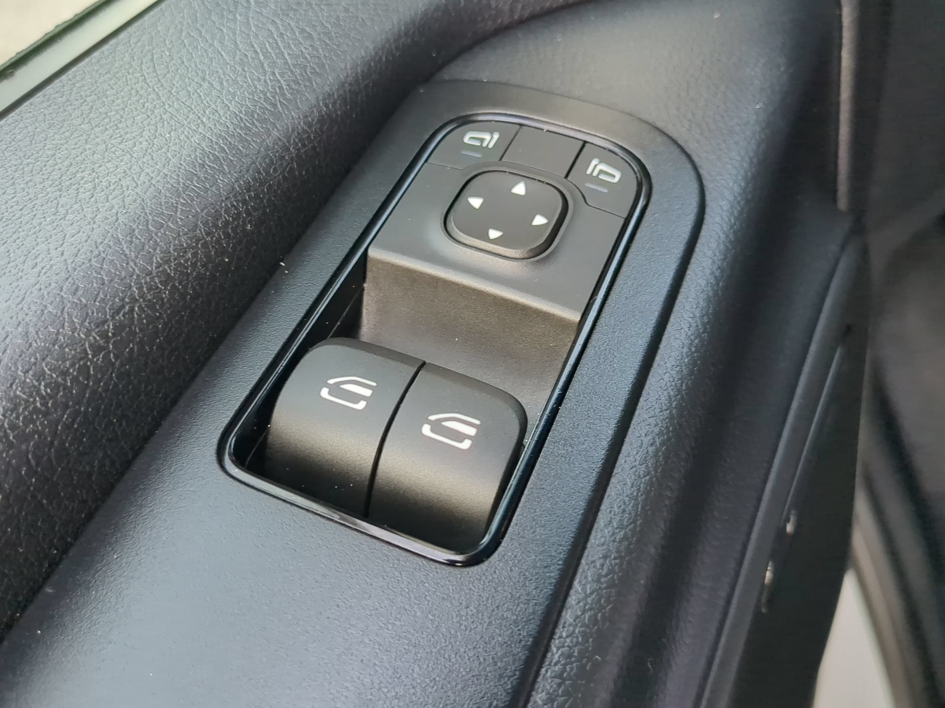 Used 2025 Mercedes-Benz Sprinter 2500 image 55