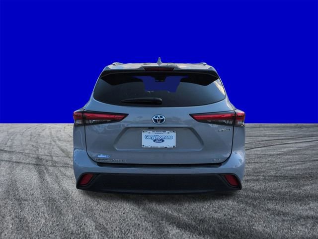 Used 2022 Toyota Highlander Bronze Edition image 4