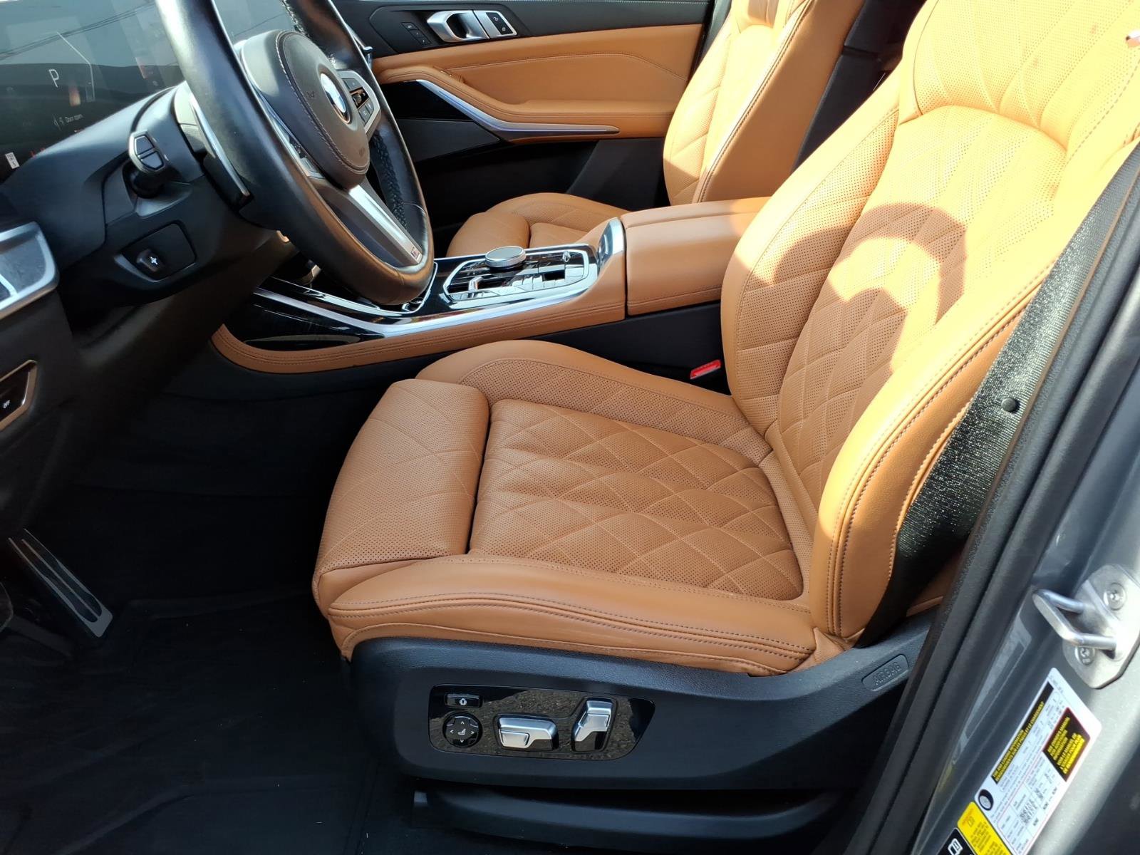 Used 2024 BMW X7 xDrive40i w/ M Sport Package image 16