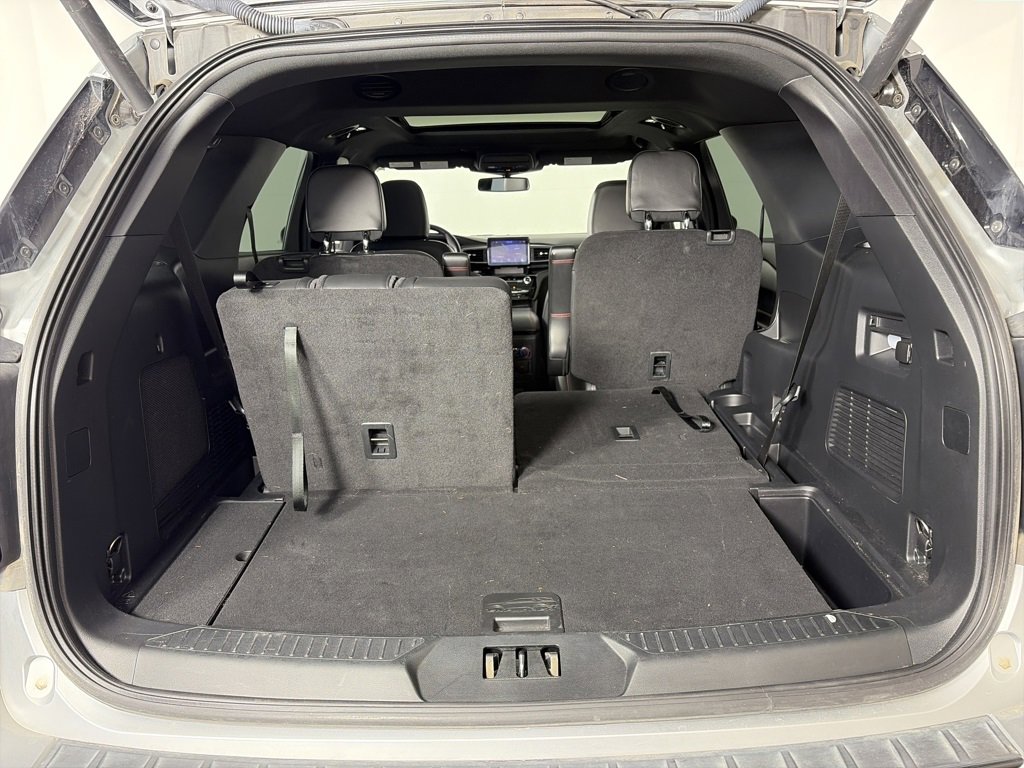 Certified 2022 Ford Explorer ST-Line w/ Class IV Trailer Tow Package image 27