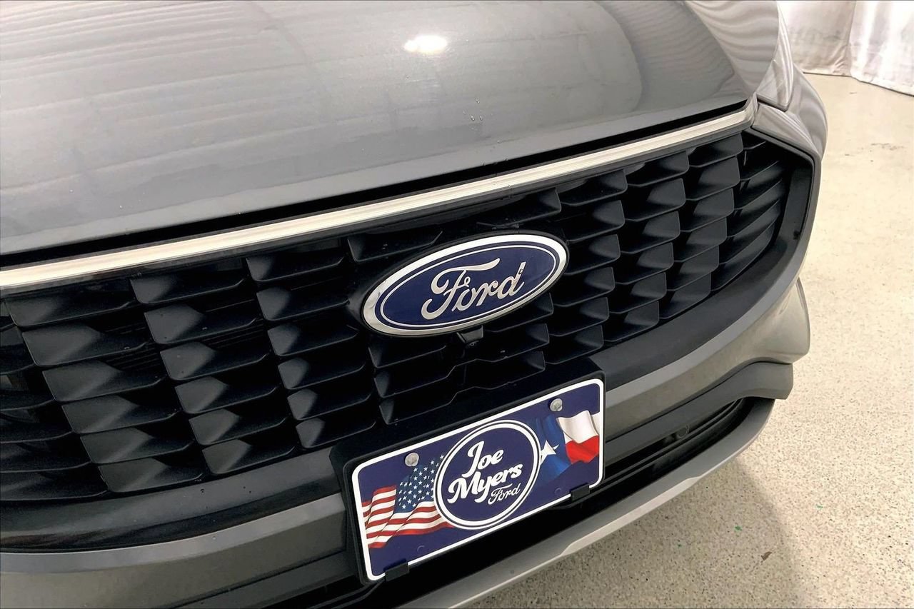 Certified 2024 Ford Escape Platinum AWD/4WD image 30
