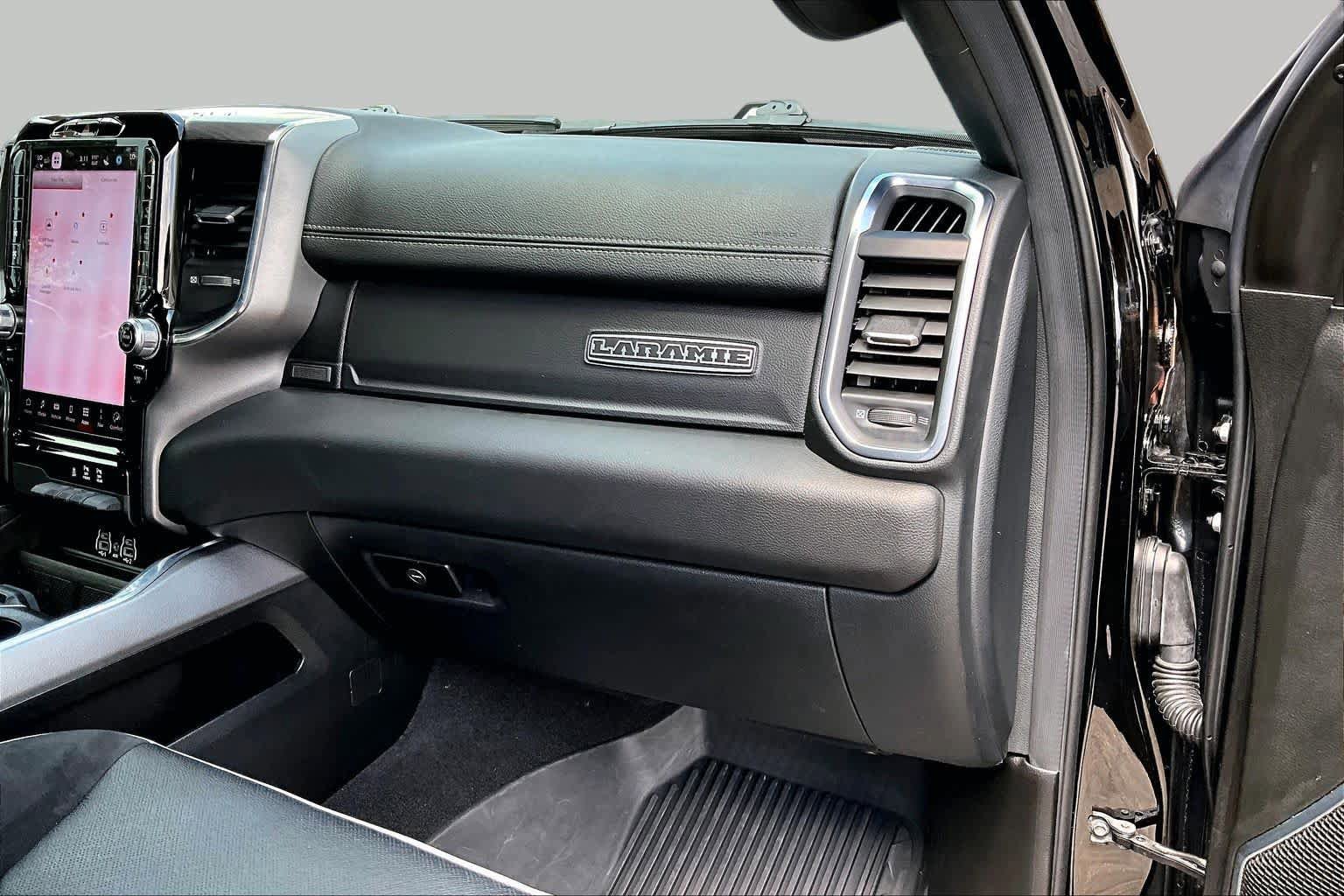 Used 2025 RAM 1500 Laramie w/ Off Road Group AWD/4WD image 19