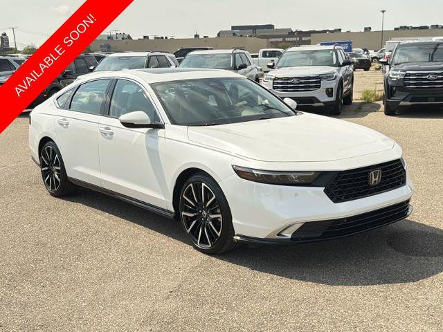 Used 2023 Honda Accord Touring image 2