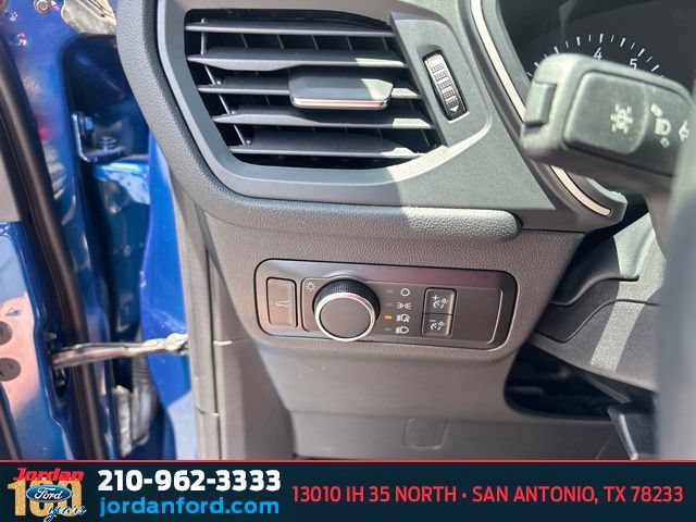 Certified 2022 Ford Escape SE w/ SE Sport Appearance Package FWD image 16