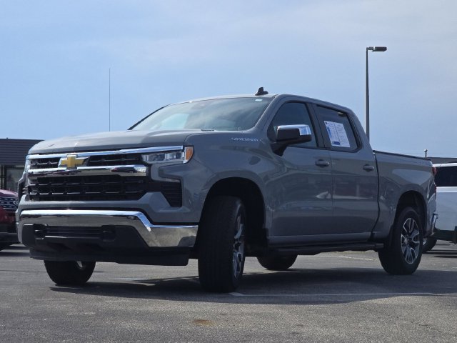 Used 2024 Chevrolet Silverado 1500 LT AWD/4WD image 11