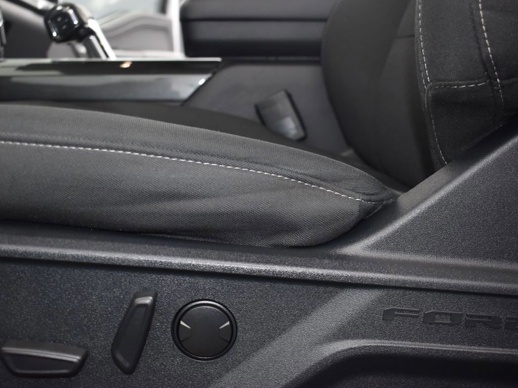 Certified 2022 Ford F150 XLT w/ Equipment Group 302A High image 31