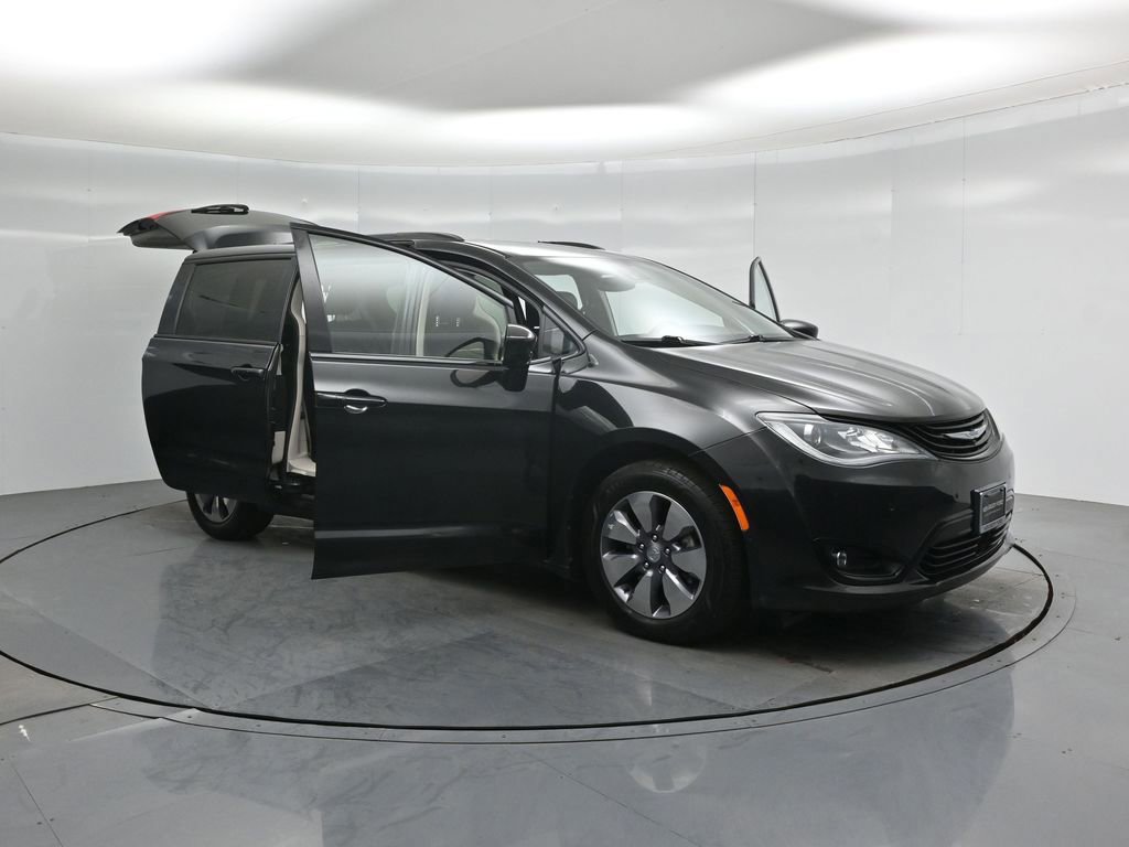 Used 2018 Chrysler Pacifica Limited w/ Advanced Safetytec Group image 55
