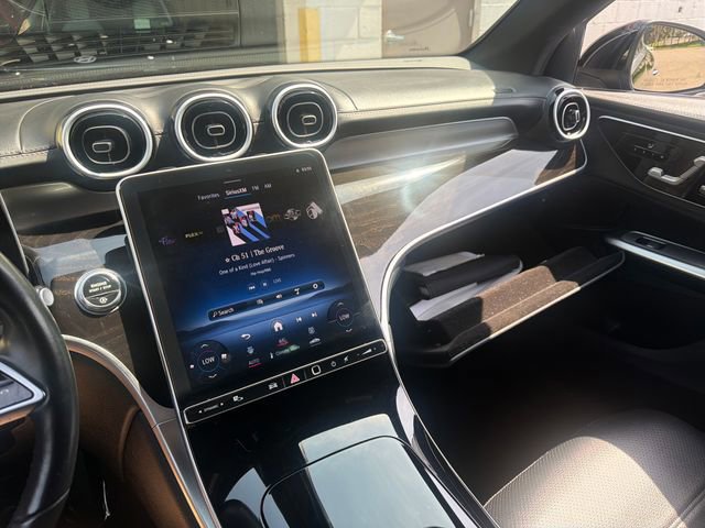 Used 2024 Mercedes-Benz GLC 300 4MATIC image 36