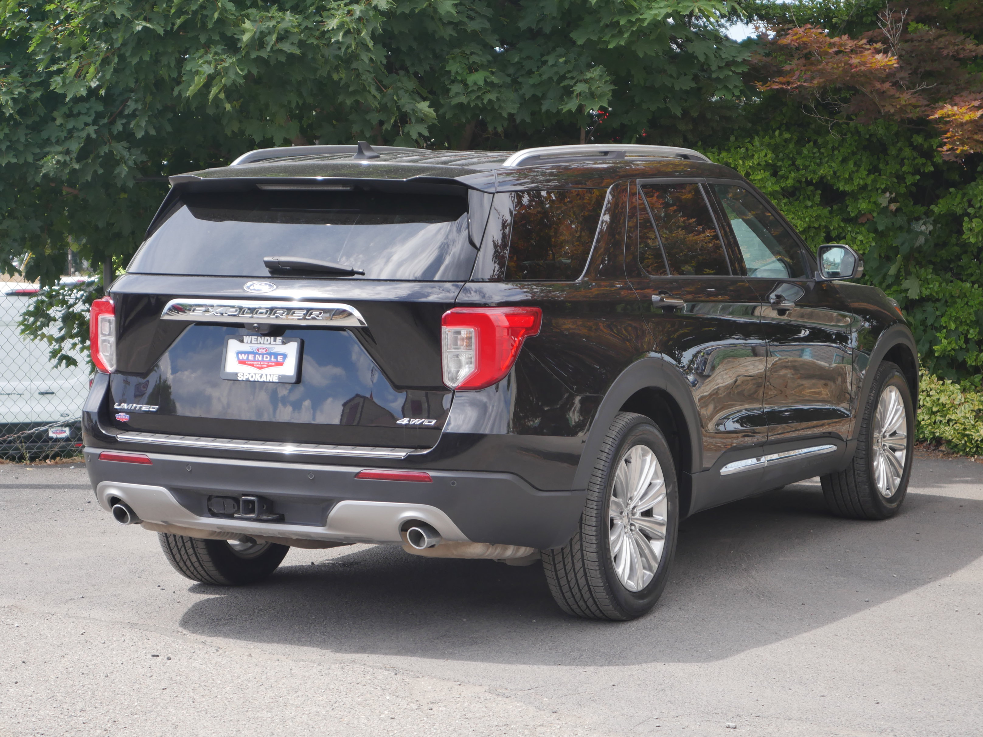 Certified 2024 Ford Explorer Limited w/ Limited Technology Package AWD/4WD image 26
