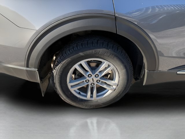 Certified 2022 Ford Explorer XLT w/ Equipment Group 202A AWD/4WD image 29