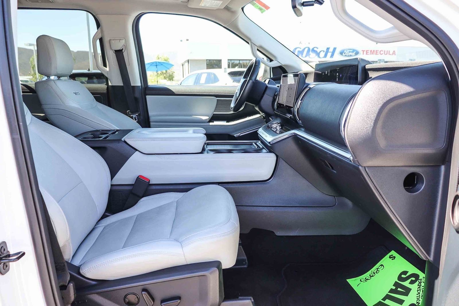Certified 2025 Ford Expedition Max Platinum w/ Driver's Package AWD/4WD image 18