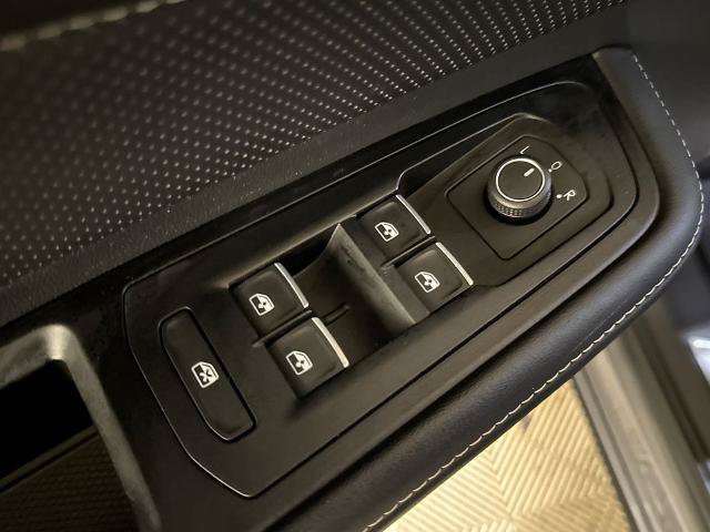Used 2024 Volkswagen Atlas SE FWD image 15