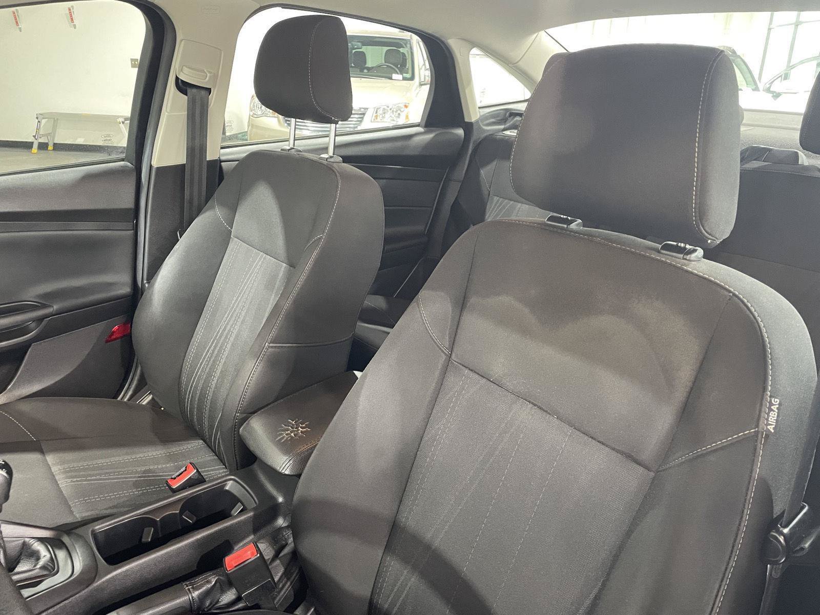 Certified 2018 Ford Focus SE FWD image 17