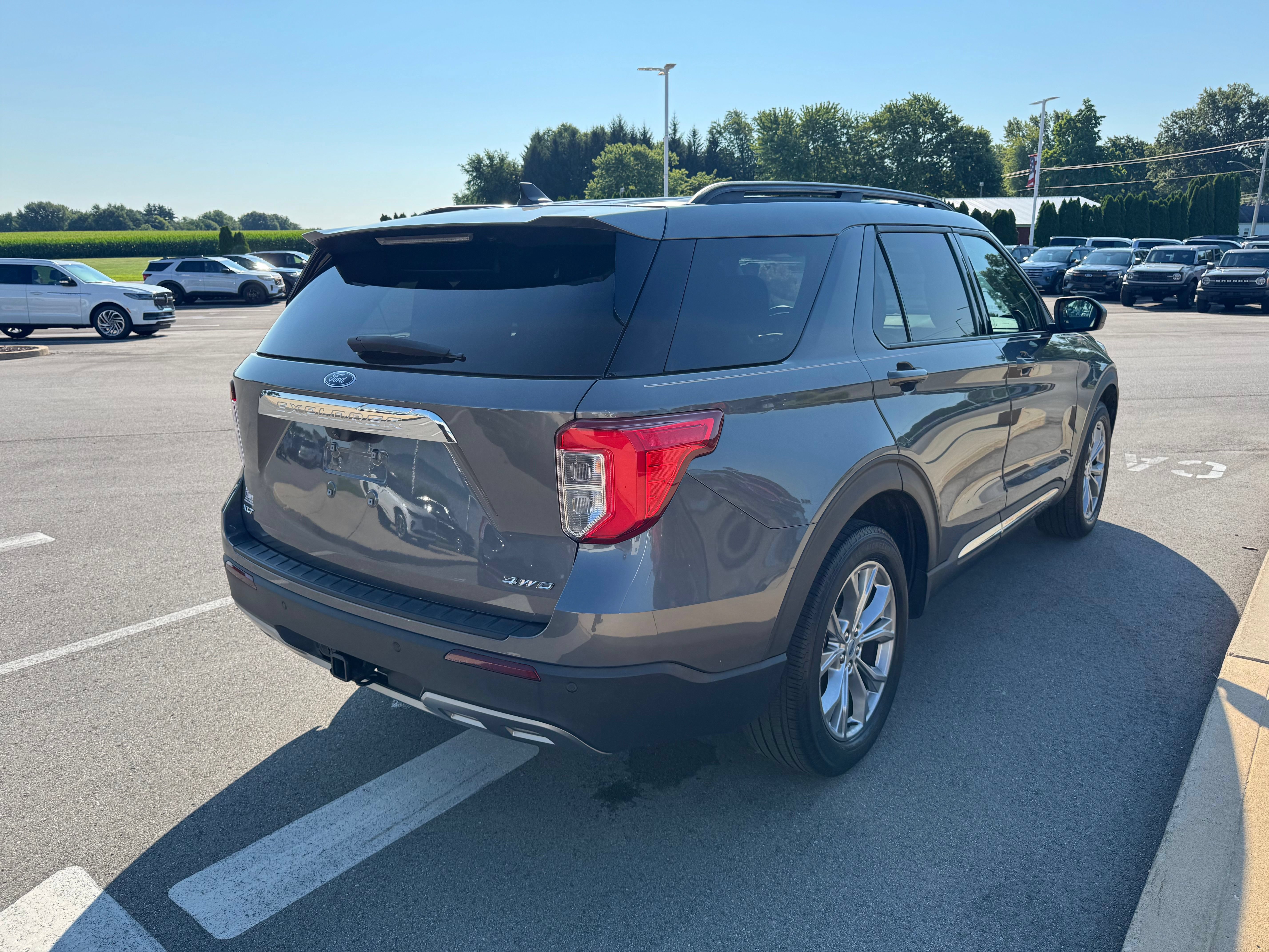 Certified 2023 Ford Explorer XLT w/ Equipment Group 202A AWD/4WD image 7