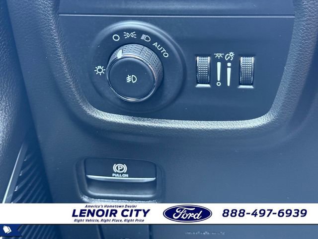 Used 2024 Jeep Grand Cherokee Overland w/ Luxury Tech Group IV AWD/4WD image 19