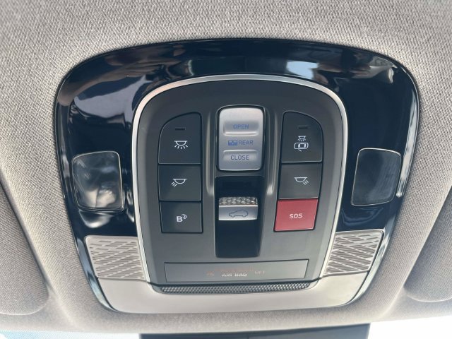 Used 2024 Hyundai Palisade Limited AWD/4WD image 32