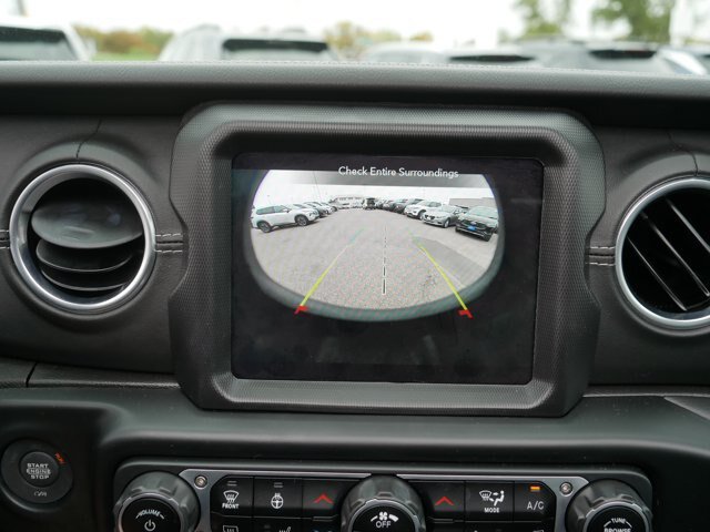 Used 2023 Jeep Wrangler Unlimited Sahara w/ Cold Weather Group AWD/4WD image 26