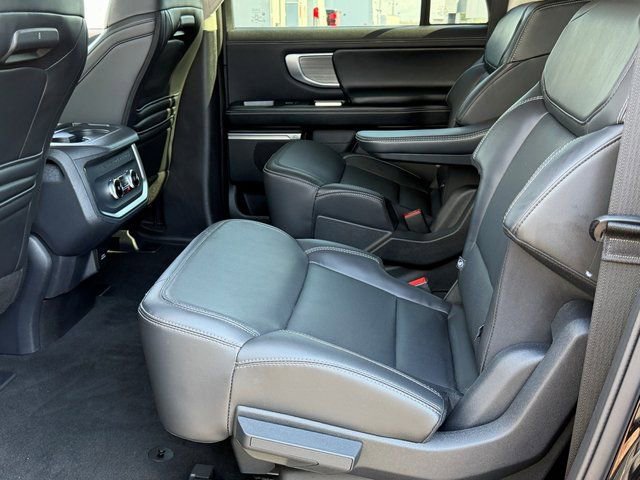 Certified 2025 Ford Expedition Max Platinum image 24