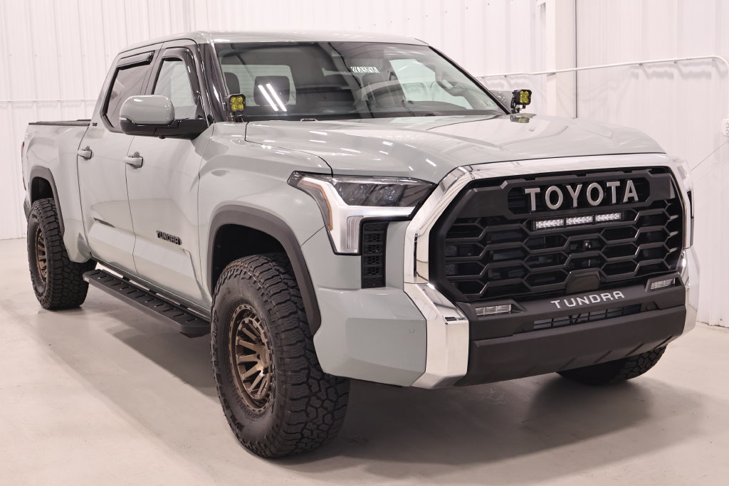 Used 2022 Toyota Tundra SR5 w/ TRD Off-Road Premium Package AWD/4WD image 4