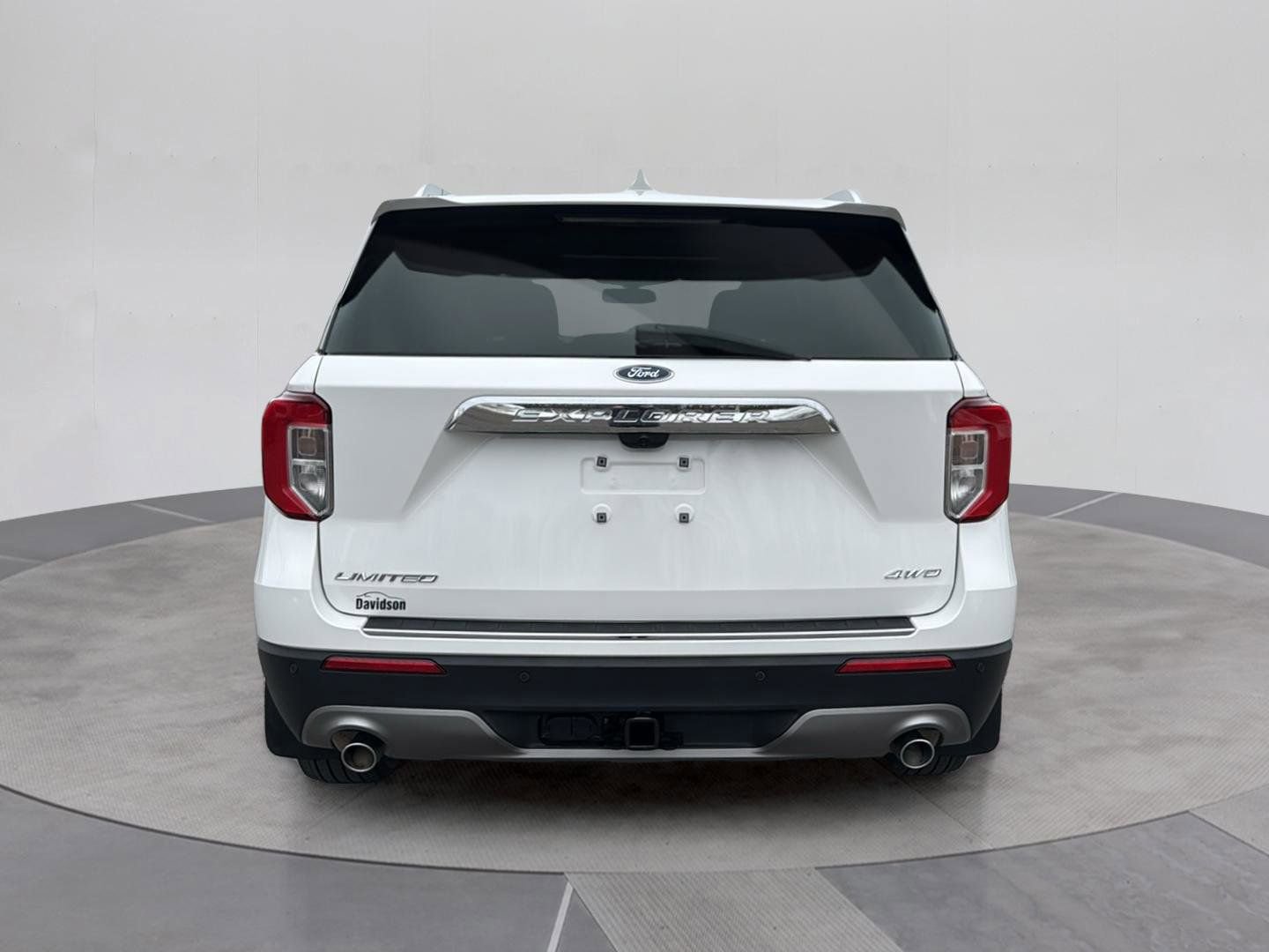 Certified 2023 Ford Explorer Limited w/ Class IV Trailer Tow Package image 5