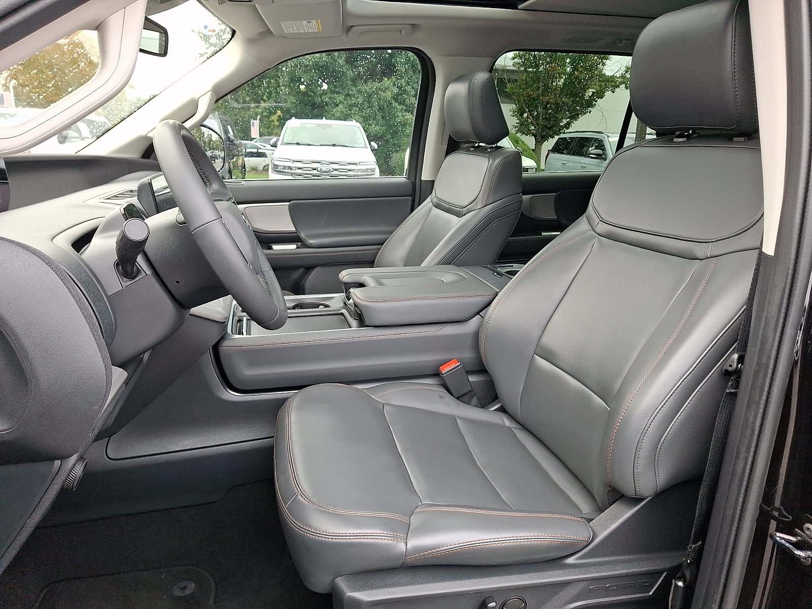Certified 2025 Ford Expedition Active AWD/4WD image 17