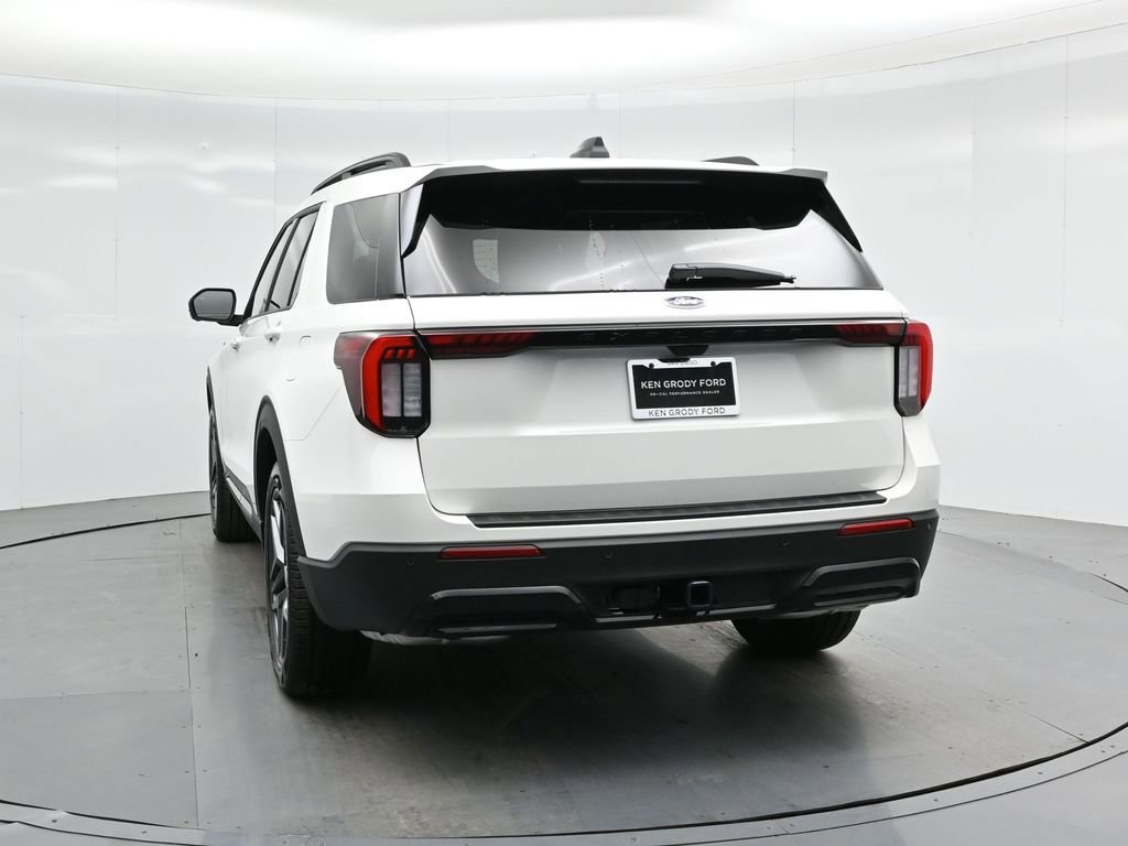 Certified 2025 Ford Explorer ST-Line w/ Premium Package image 29