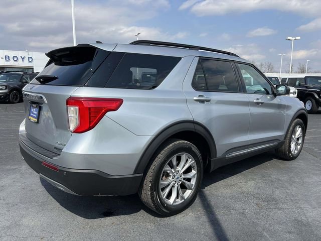 Certified 2022 Ford Explorer XLT w/ Equipment Group 202A image 3