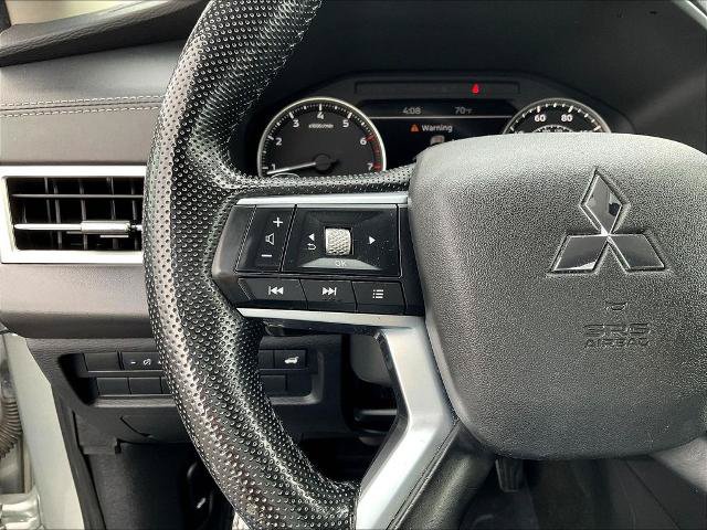Used 2022 Mitsubishi Outlander SE AWD/4WD image 11