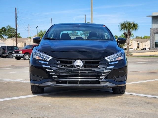 Used 2025 Nissan Versa SV image 2