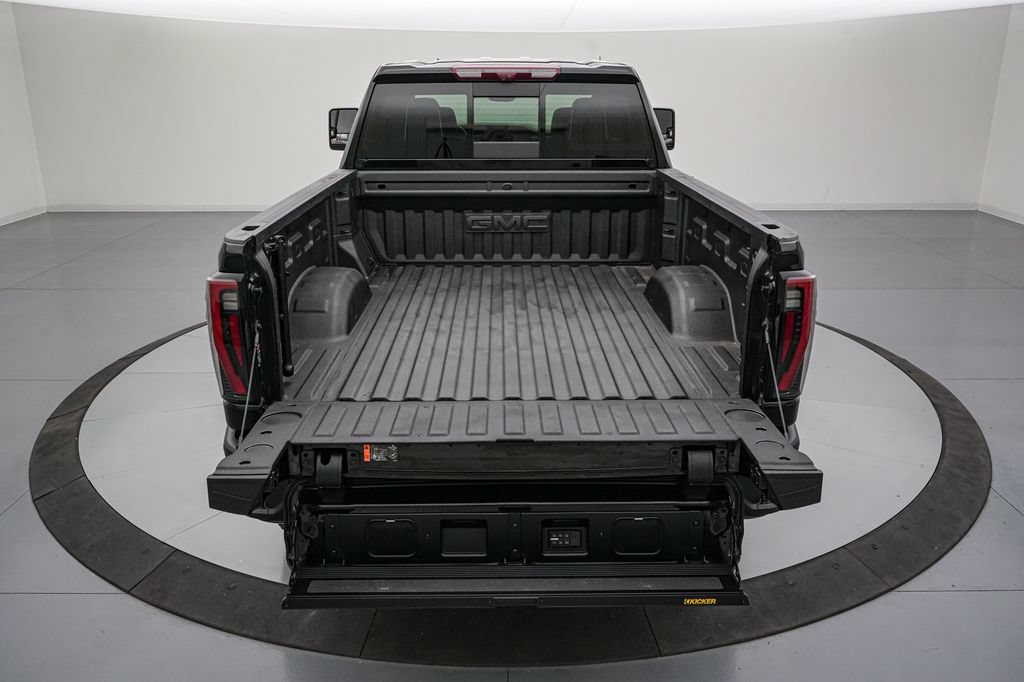 Used 2025 GMC Sierra 2500 AT4X w/ Snow Plow Prep/Camper Package AWD/4WD image 6
