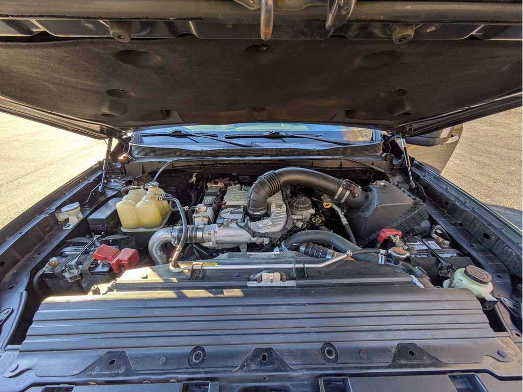 Used 2017 Nissan Titan SV image 25