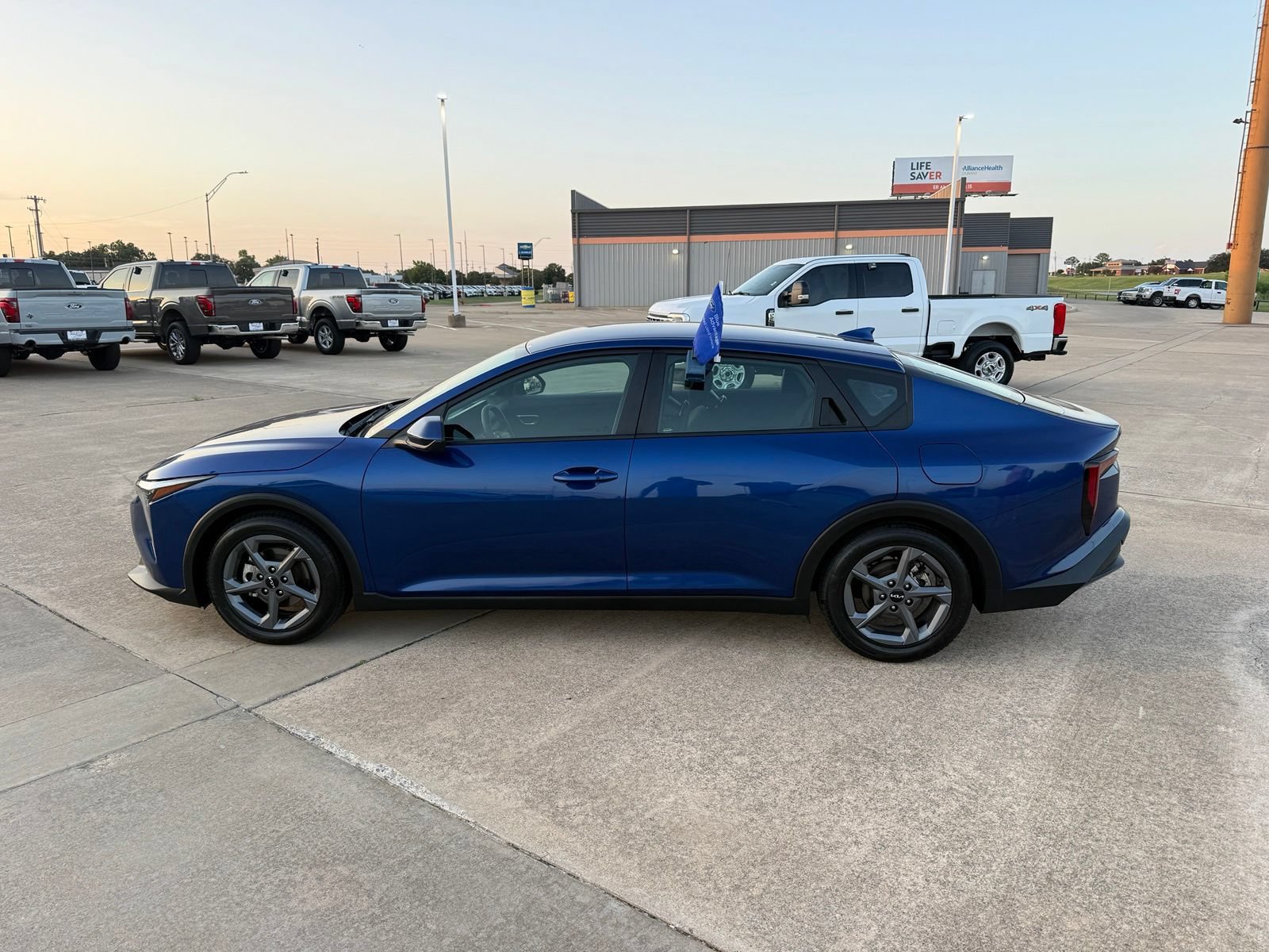 Used 2025 Kia K4 FWD image 8